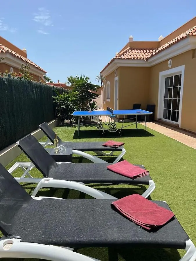 Villa Pearetree - Gorgeous 4 Bedroom Villa With Private Pool Caleta De Fuste