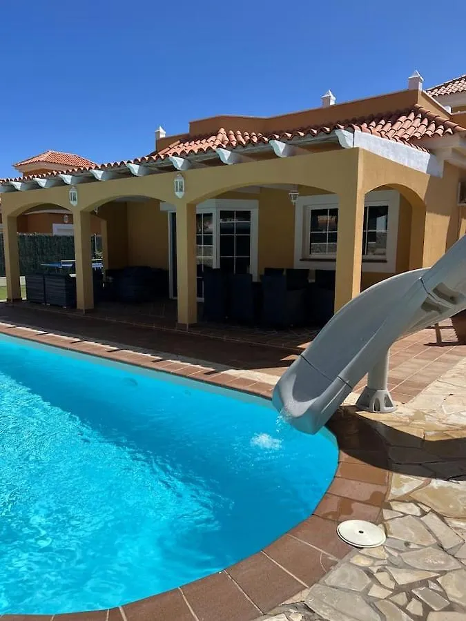 Villa Pearetree - Gorgeous 4 Bedroom Villa With Private Pool Caleta De Fuste